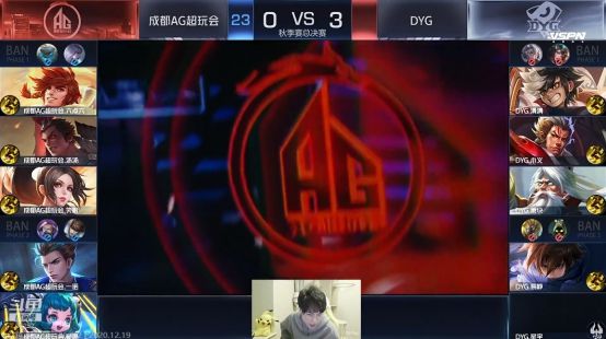 使得他成為